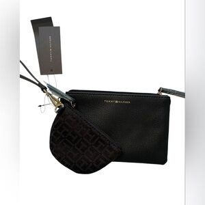 Tommy Hilfiger 69J7821 Black Wristlet & Coin Purse New With Tags